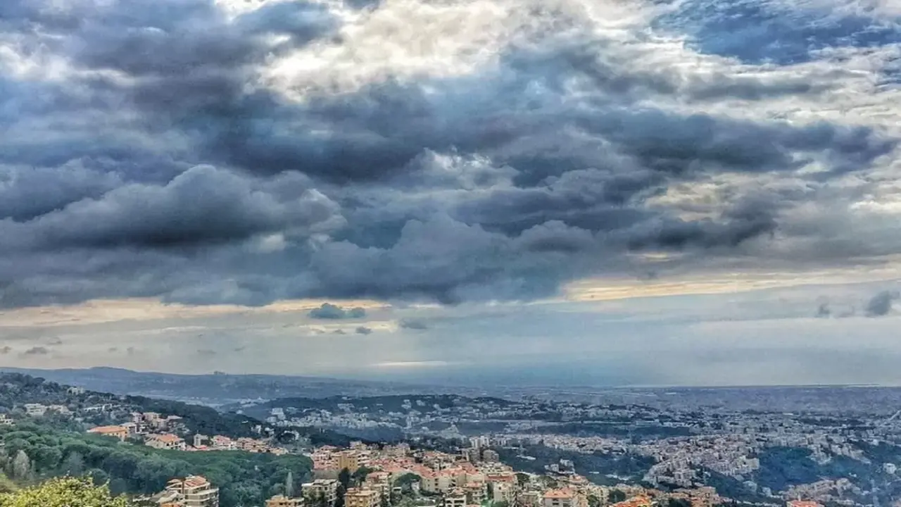 تقلبات جوية حادة تضرب لبنان مع هطول أمطار غزيرة وانتشار العواصف الترابية